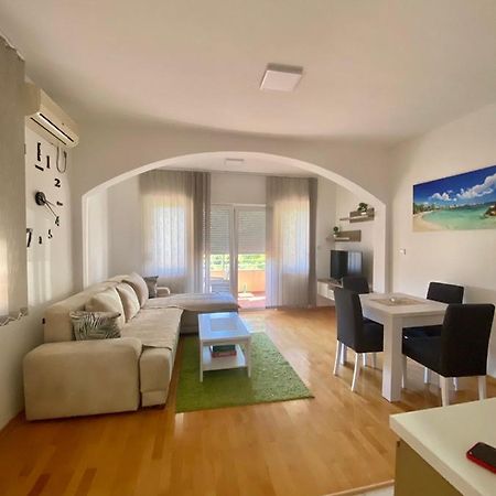 Jovana -- Porodicni Apartmani Igalo Herceg Novi Luaran gambar