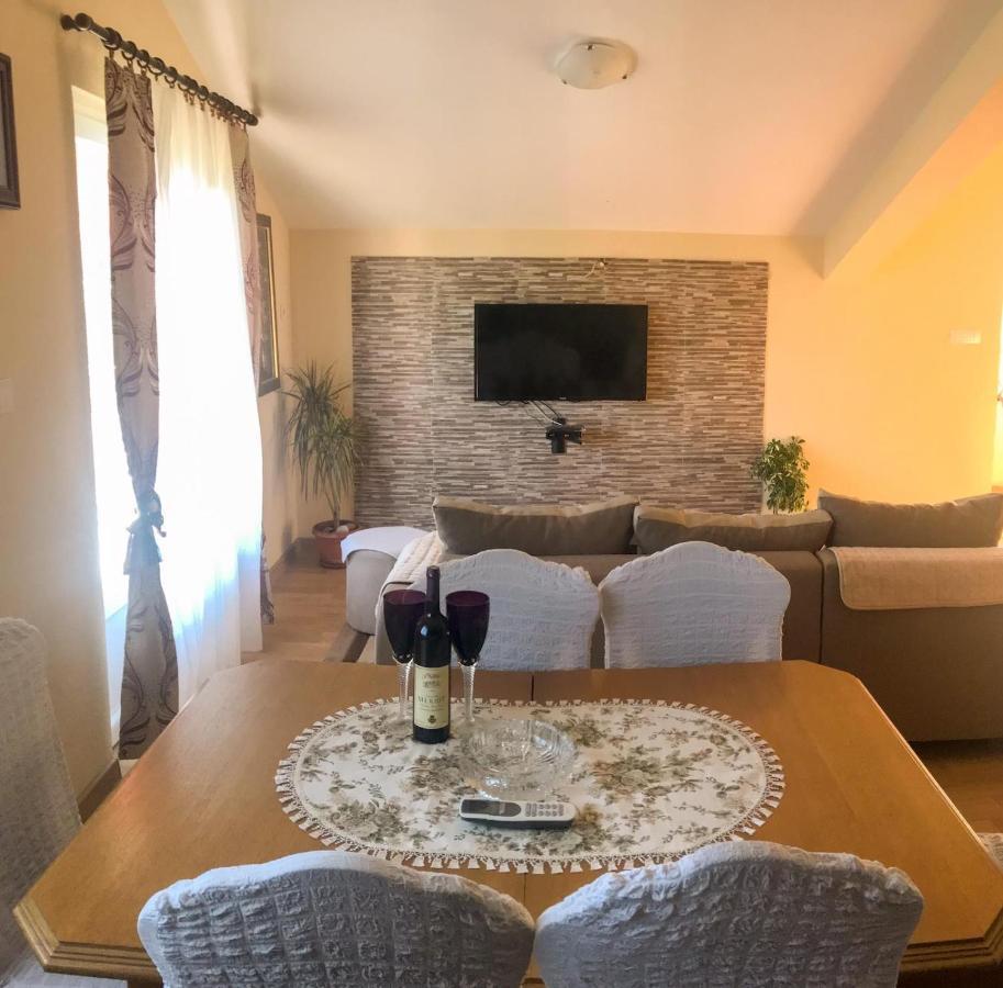 Jovana -- Porodicni Apartmani Igalo Herceg Novi Luaran gambar