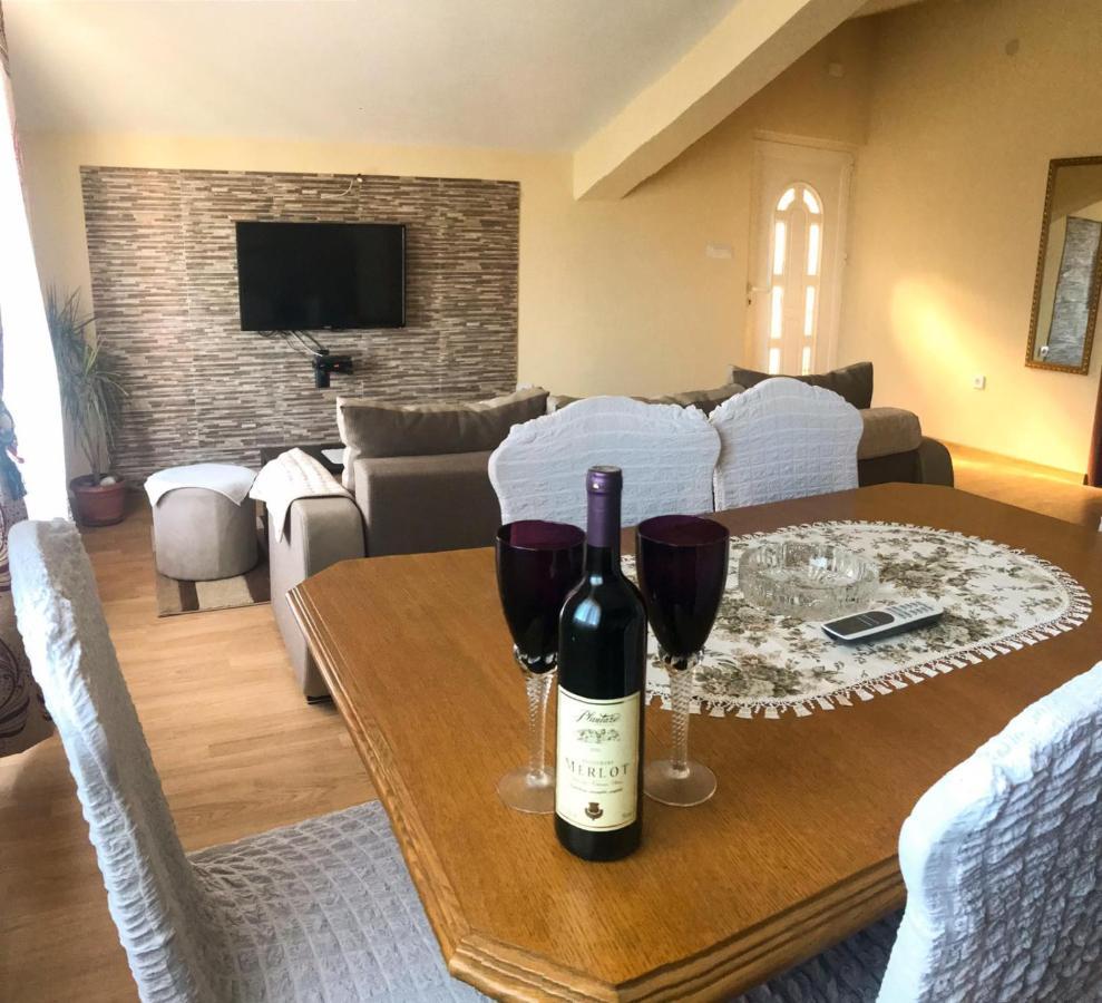 Jovana -- Porodicni Apartmani Igalo Herceg Novi Luaran gambar