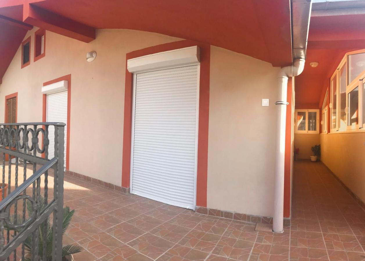 Jovana -- Porodicni Apartmani Igalo Herceg Novi Luaran gambar