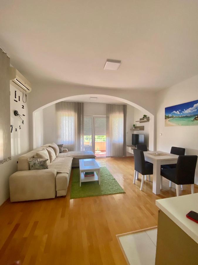 Jovana -- Porodicni Apartmani Igalo Herceg Novi Luaran gambar